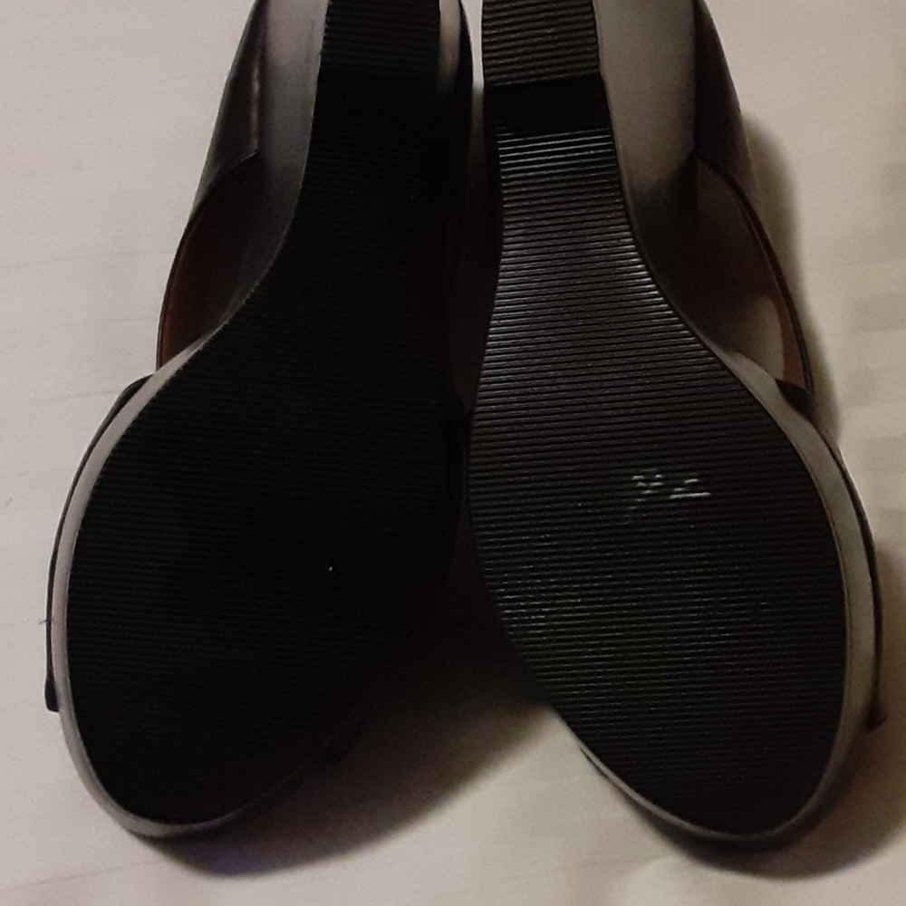 Nine West - Picture 5 of 5